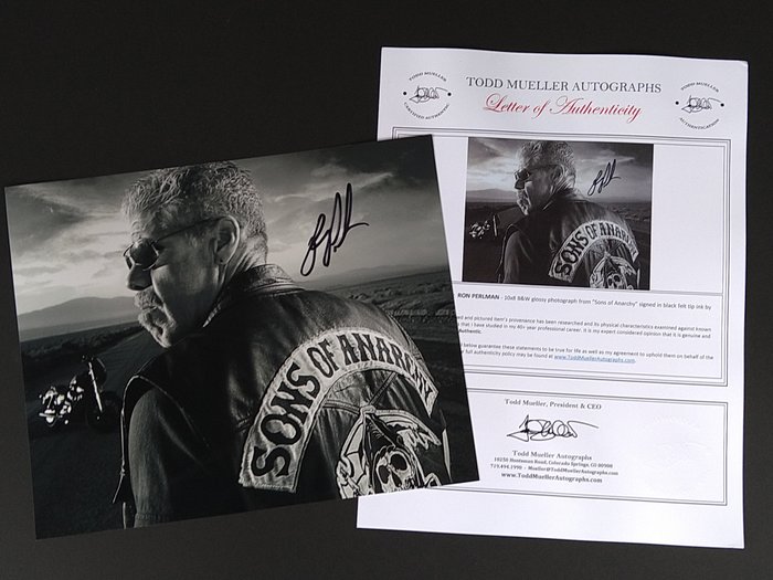 Sons of Anarchy - Ron Perlman "Clay Morrow" - Signed photo with LOA