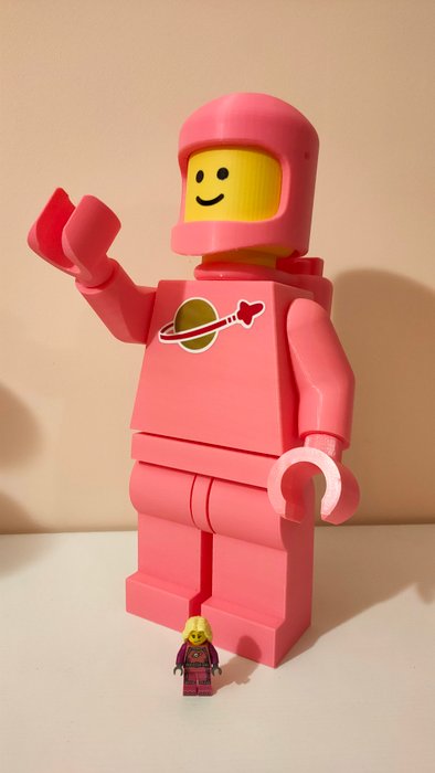 Handmade item - Handmade item Mega Figure LEGO Space Rosa/Rose Spaceman Classic - Italien