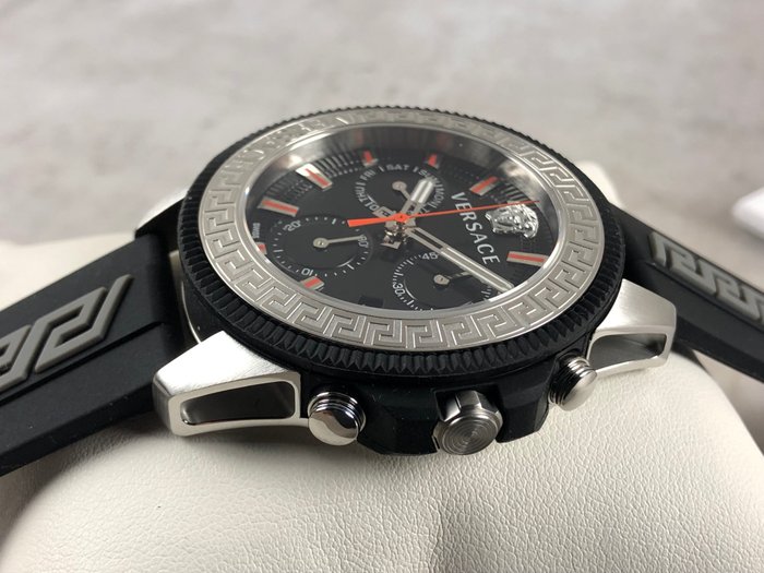 Versace - Greca Action Chronograph - VE3J002 22 - Mænd - 2011-nu