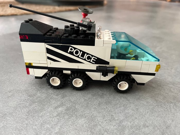 Lego - Classic Town - Lego 6430 Night Patroller en Lego 6354 Pursuit Squad - 1990-2000 - Holland