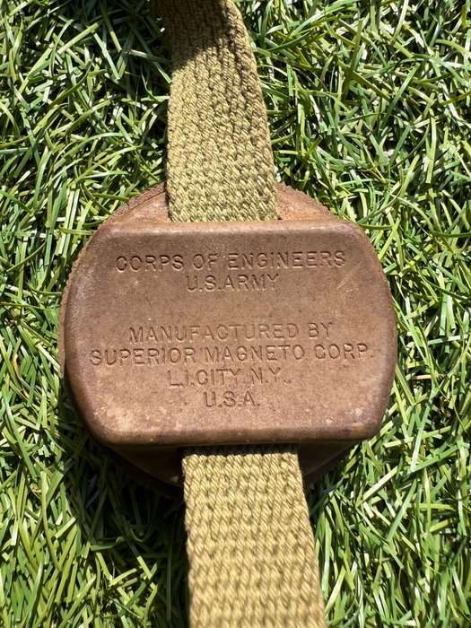 Amerikas Forenede Stater - WW2 Paratrooper stil håndledskompas, med original webbing-strop - dateret maj 1944 (!) - Militærudstyr - 1944