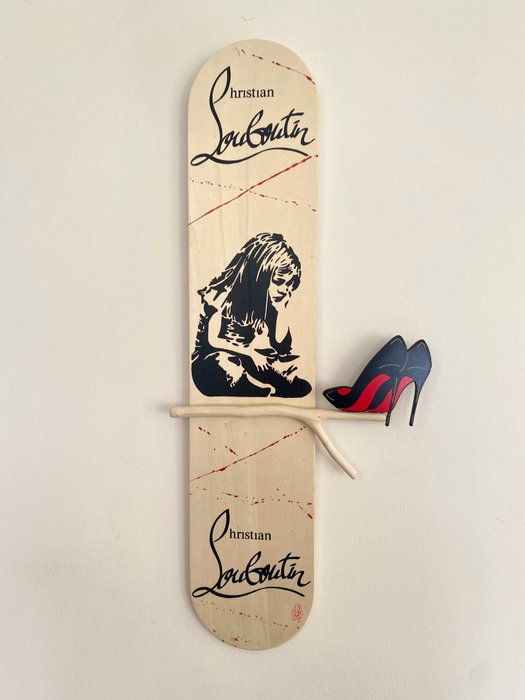 CASH - Louboutin Bird