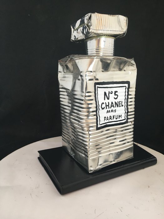 Norman Gekko (XX-XXI) - Giant Crushed Chanel N5 INOXX