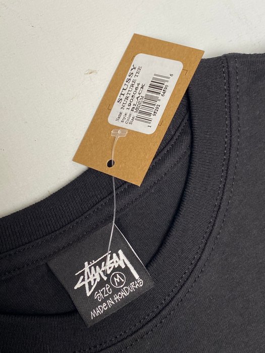 Stüssy - T-shirt - Nyt med labels