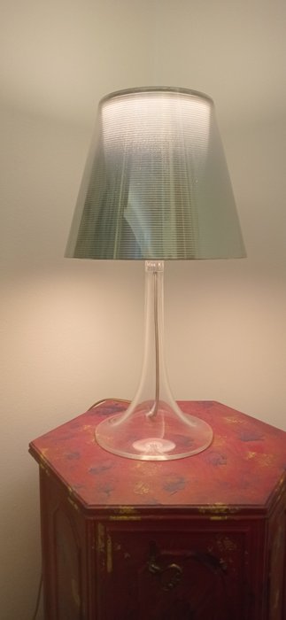 Flos - Philippe Starck - Bordlampe - Frøken K - Polycarbonat