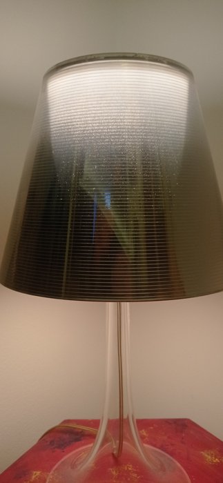 Flos - Philippe Starck - Bordlampe - Frøken K - Polycarbonat