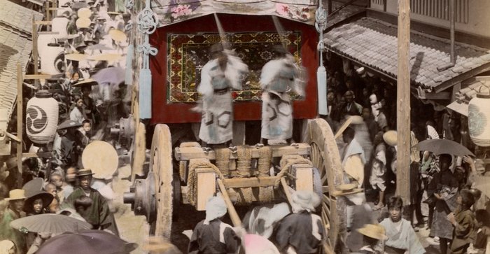 Kusakabe Kimbei Farsari et divers Yokohama School - "Festival car at Kioto"