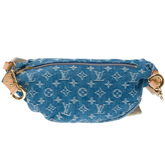 Louis Vuitton - Bum bag en denim monogram bleu, garniture en métal doré - Crossbody-taske