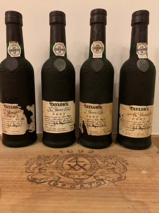 Taylor’s - 10, 20, 30  over 40 years old Tawny Port - Flasket 1998 -  Douro  - 4 Halve flasker (0,375 L)