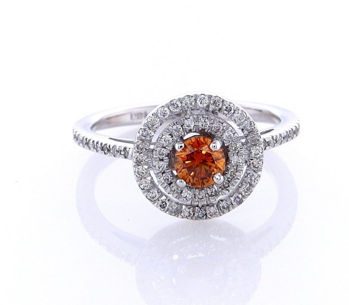 Ring - 14 karat Hvidguld -  0.61ct. tw. Orange Diamant (Naturfarvet) - Diamant - En 14K hvidguldsring,