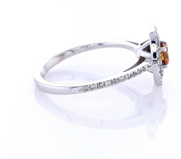 Ring - 14 karat Hvidguld -  0.61ct. tw. Orange Diamant (Naturfarvet) - Diamant - En 14K hvidguldsring,