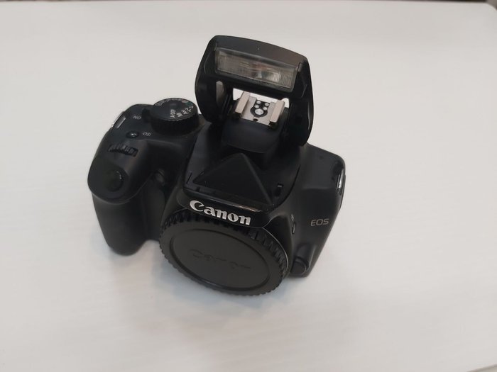 Canon EOS 1000D Digitalt refleks kamera (DSLR)