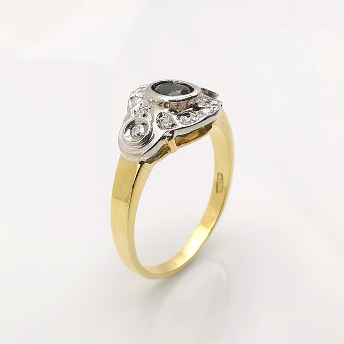 Ring - 18 kraat Gulguld -  0.66ct. tw. Safir - Diamant