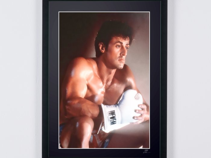 Rocky IV (1985) - Sylvester Stallone as "Rocky Balboa" - Fine Art Photography - Luxury Wooden Framed 70X50 cm - Limited Edition Nr 01 of 30 - Serial ID 19125 - Original Certificate (COA), Hologram Logo Editor and QR Code - 100% New items.