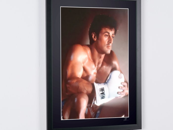 Rocky IV (1985) - Sylvester Stallone as "Rocky Balboa" - Fine Art Photography - Luxury Wooden Framed 70X50 cm - Limited Edition Nr 01 of 30 - Serial ID 19125 - Original Certificate (COA), Hologram Logo Editor and QR Code - 100% New items.