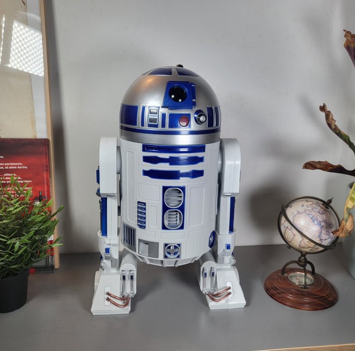 Star Wars: The Clone Wars - STAR WARS - R2-D2 Deluxe - 45 CM - Jakks Pacific - Lights  Sounds - Jakks Pacific