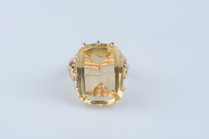 Ring - 18 kraat Gulguld -  8.21ct. tw. Citrin