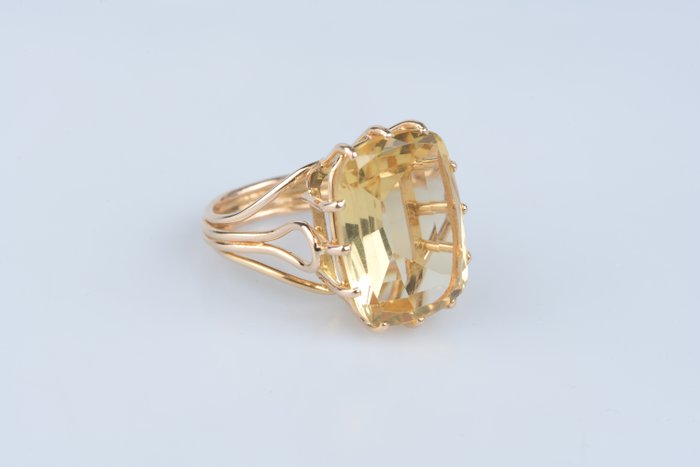 Ring - 18 kraat Gulguld -  8.21ct. tw. Citrin