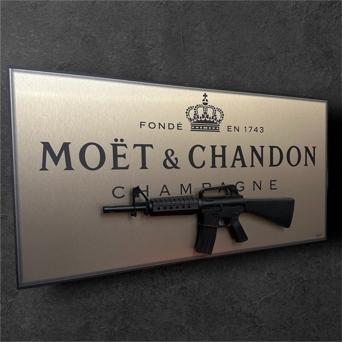 Daluxe Art - 1999 • Moët  Chandon Gun Artwork • XXL