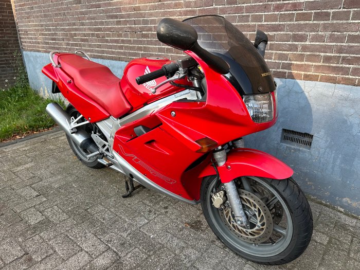 Honda - VFR 750 F - RC-36 - 750 cc - 1990