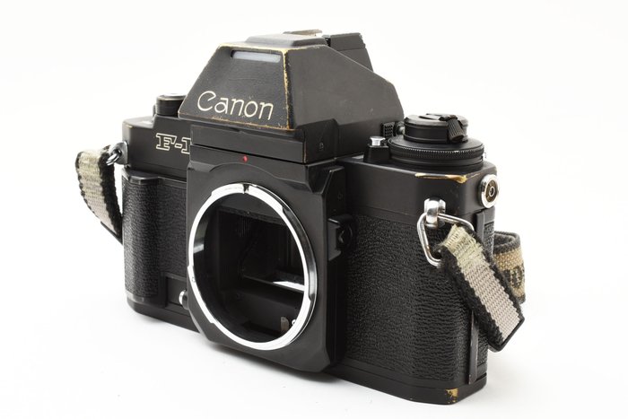 Canon New F-1 with AE-Finder Reflekskamera med enkelt linse (SLR)