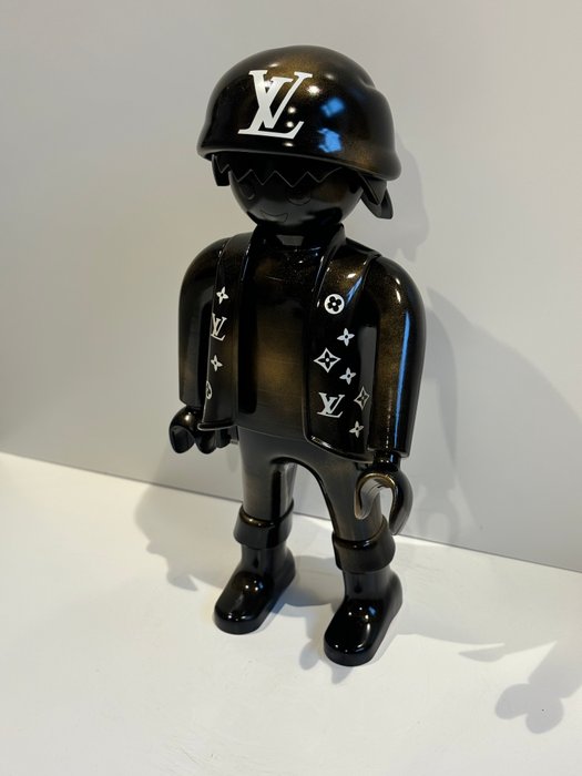 Rob VanMore - Playmobil Louis Vuitton XXL - 63cm