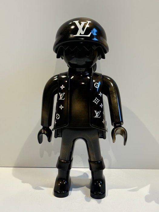 Rob VanMore - Playmobil Louis Vuitton XXL - 63cm