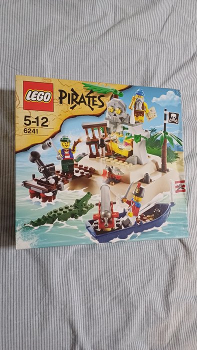 Lego - Pirates - 6241 - Loot island - 2000-2010