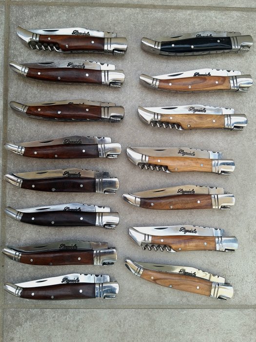 Køkkenkniv -  En samling af K Romain af Laguiole Knives fra tiden for udviklingen af Laguiole Type of Kitchen - Burl Wood Mediterranean Bull Horn Rustfrit Stål - Frankrig