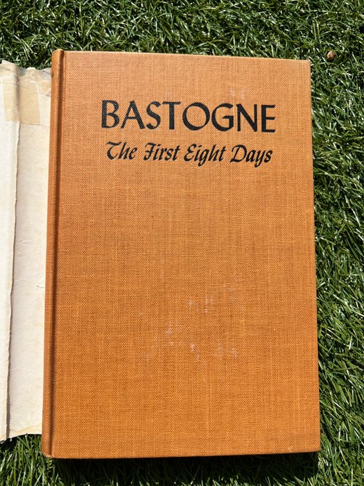 Verenigde Staten van Amerika - 101st Airborne Division Unit History ''Bastogne, the 1st eight days'' - Ardennes - Bastogne - With Dust Cover - 1946