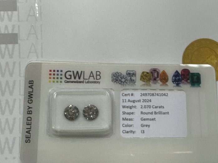 Ingen mindstepris - 2 pcs Diamant  (Naturfarvet)  - 2.07 ct - Rund Grå - I3 - Gemewizard Gemological Laboratory (GWLab)