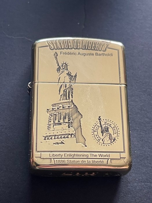 Zippo - Estatua libertad - Lommelighter - Bronze (forgyldt og sølvbelagt/patineret/koldtmalet), Messing, Stål (rustfrit)