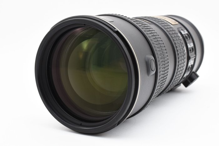 Nikon AF-S VR Zoom-NIKKOR ED 70-200mm f/2.8G IF\t \t\t Zoomobjektiv