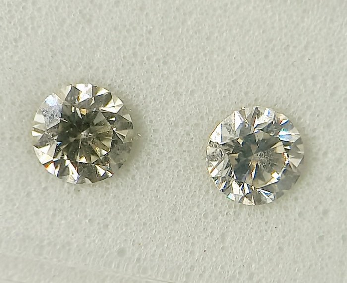 Ingen mindstepris - 2 pcs Diamant  (Naturfarvet)  - 0.63 ct - Rund - Fancy light Grå - SI1, VS2 - Gemewizard Gemological Laboratory (GWLab)