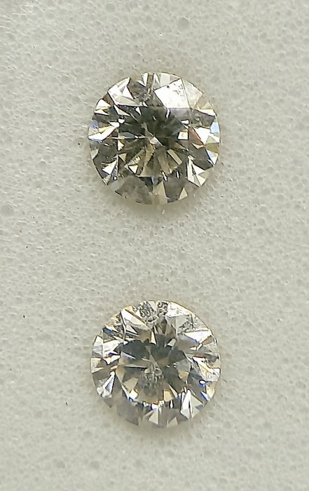 Ingen mindstepris - 2 pcs Diamant  (Naturfarvet)  - 0.63 ct - Rund - Fancy light Grå - SI1, VS2 - Gemewizard Gemological Laboratory (GWLab)