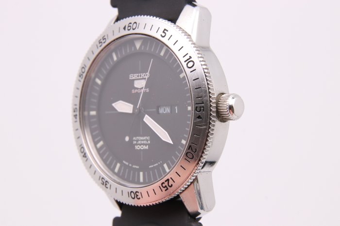 Seiko - Seiko 5 - Ingen mindstepris - SRP563J1 | 4R36-03M0 - Mænd - 2011-nu