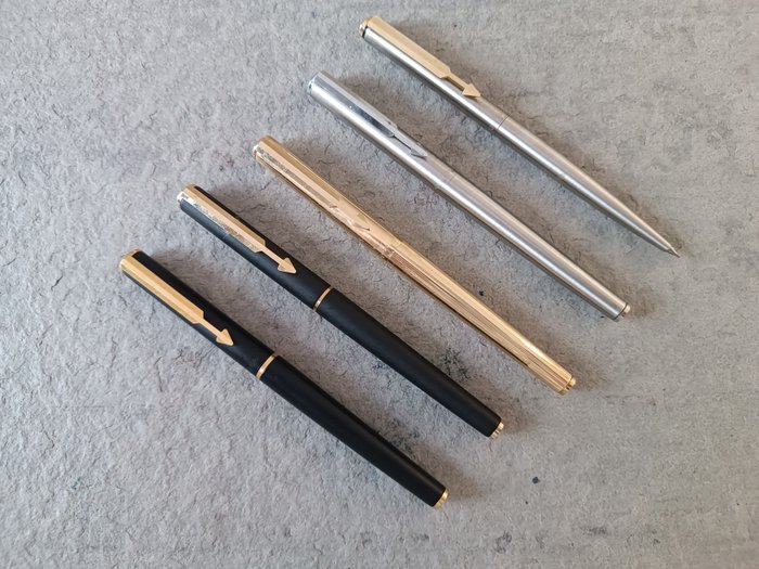 Parker - Lote 3 plumas, 1 Rollerball y 1 Portaminas Parker Arrow variadas. - Fyldepen