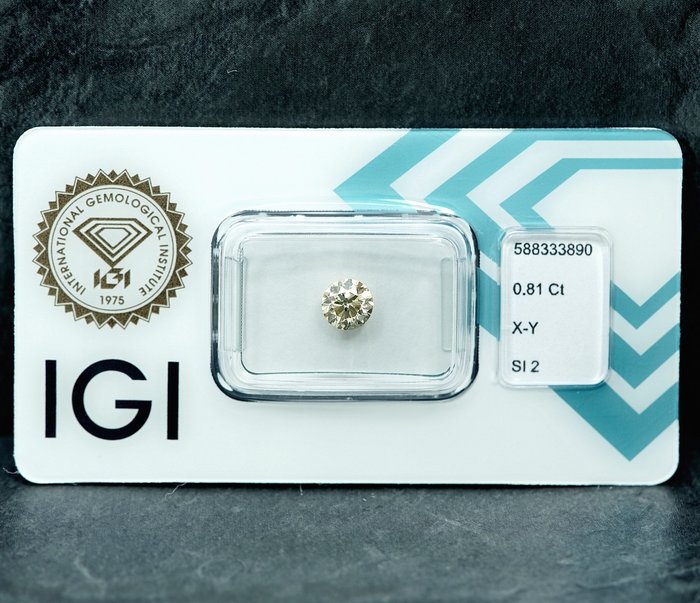 1 pcs Diamant  (Naturfarvet)  - 0.81 ct - Light Brunlig Gul - SI2 - International Gemological Institute (IGI)