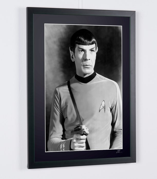 Leonard Nimoy as "Spock" - Fine Art Photography - Luxury Wooden Framed 70X50 cm - Limited Edition Nr 01 of 30 - Serial ID 17213 - Original Certificate (COA), Hologram Logo Editor and QR Code - 100% New items.