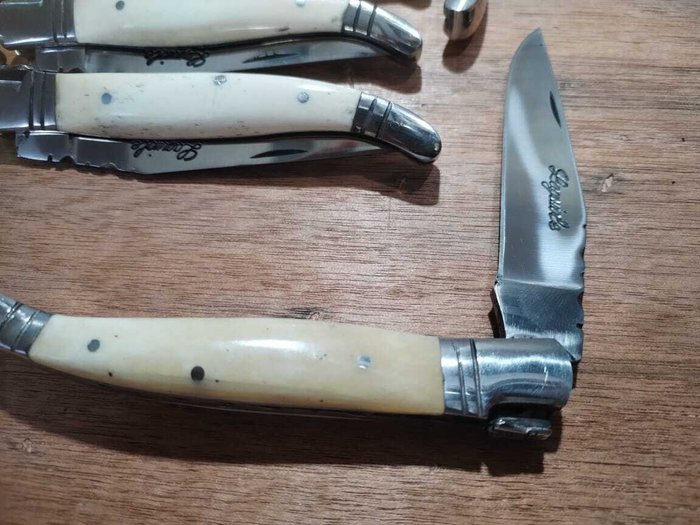 Laguiole Bougna and Botique Pattadese - Køkkenkniv -  Vintage europæiske køkkenknive Laguiole Bougna og italienske Pattadese Botique-knive (002) - D2 Tools Stål, Oliventræ, Ben og Buffalo horn - Frankrig