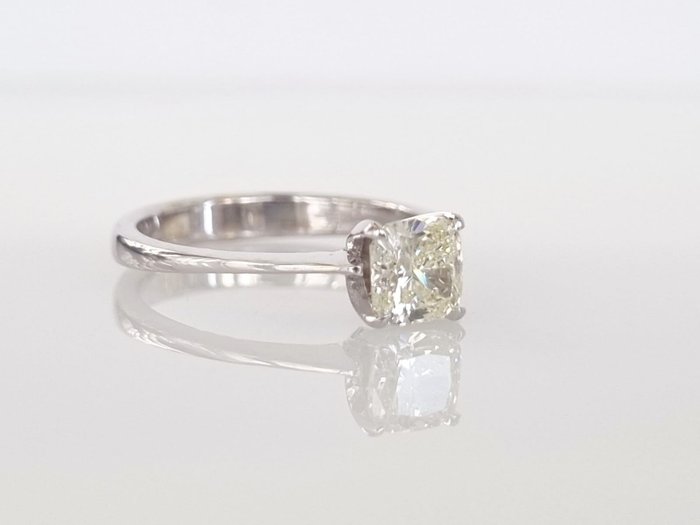 Forlovelsesring - 18 kraat Hvidguld -  0.82ct. tw. Diamant (Natur)