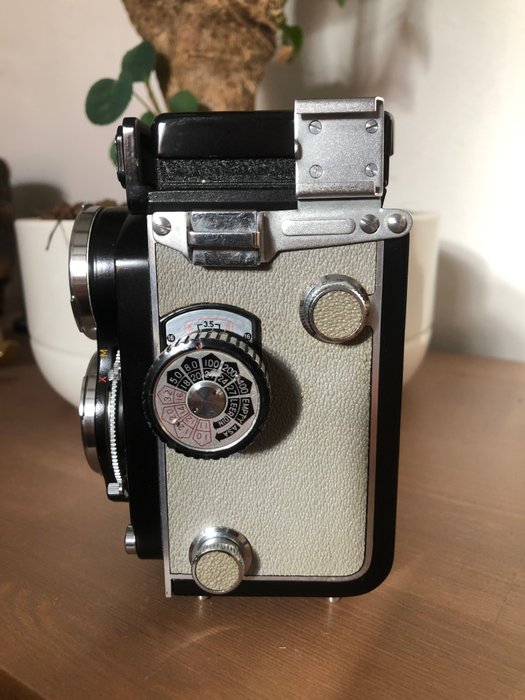 Yashica 44 [Grey] To-øjet spejlreflekskamera (TLR)