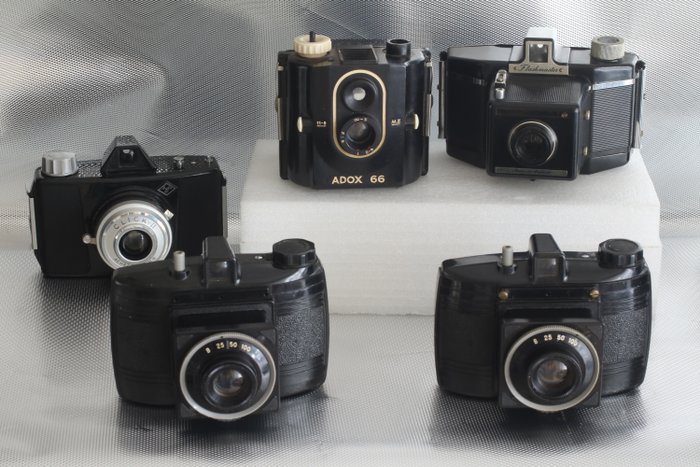 Agfa, Coronet, Kodak, ADOX, Rheinmetall VEB diverse modellen zie tekst Analogt kamera