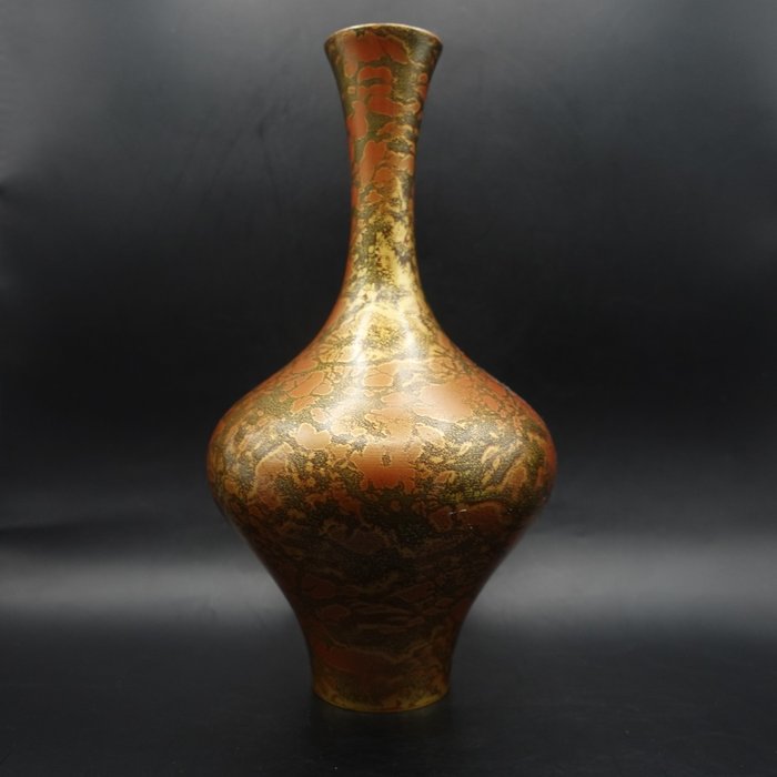 H23cm Takaoka kobbertøj 高岡銅器 Fin bronze vase - Japan - Shōwa-periode (1926-1989)