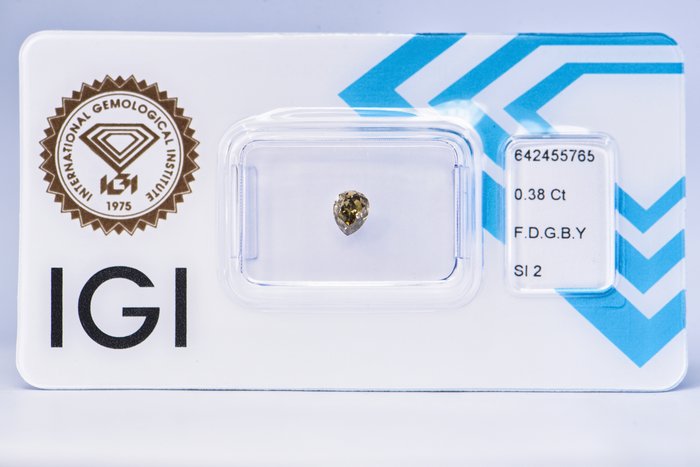 Ingen mindstepris - 1 pcs Diamant  (Naturfarvet)  - 038 ct - Pære - Fancy deep Brunlig Grønlig Gul - SI2 - International Gemological Institute (IGI)