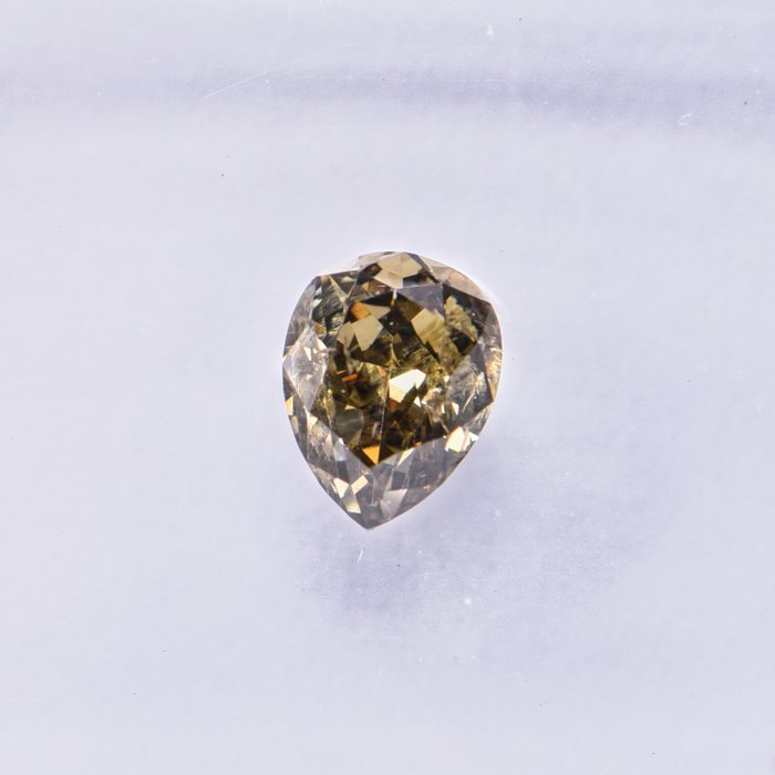 Ingen mindstepris - 1 pcs Diamant  (Naturfarvet)  - 038 ct - Pære - Fancy deep Brunlig Grønlig Gul - SI2 - International Gemological Institute (IGI)