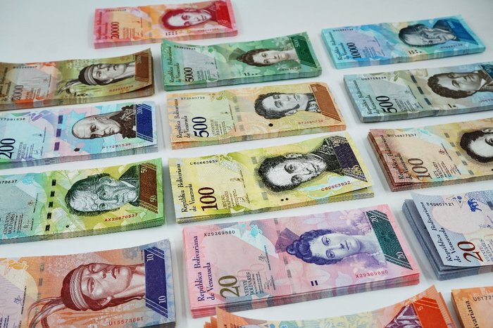 Venezuela. - 1050 banknotes - various dates