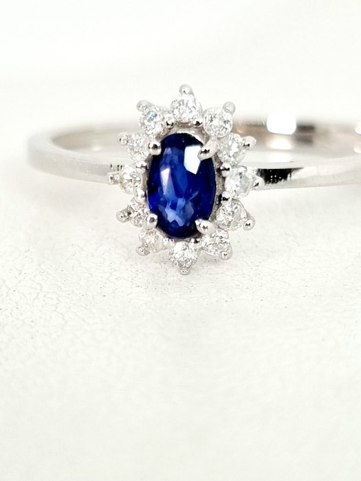 Ingen mindstepris - Ring - 18 kraat Hvidguld Safir - Diamant