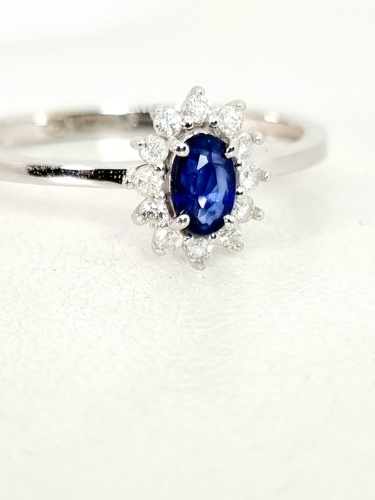 Ingen mindstepris - Ring - 18 kraat Hvidguld Safir - Diamant