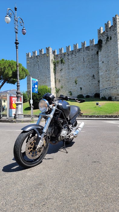 Ducati - Monster - 2001